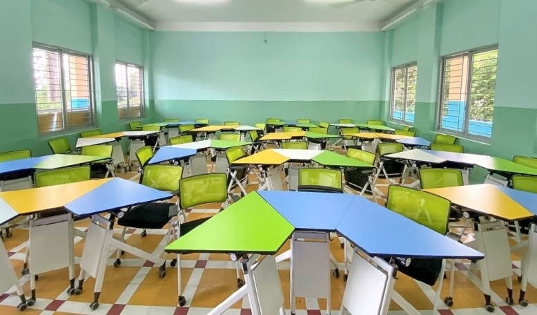 Kiểu bố trí bàn ghế học sinh hình chữ U