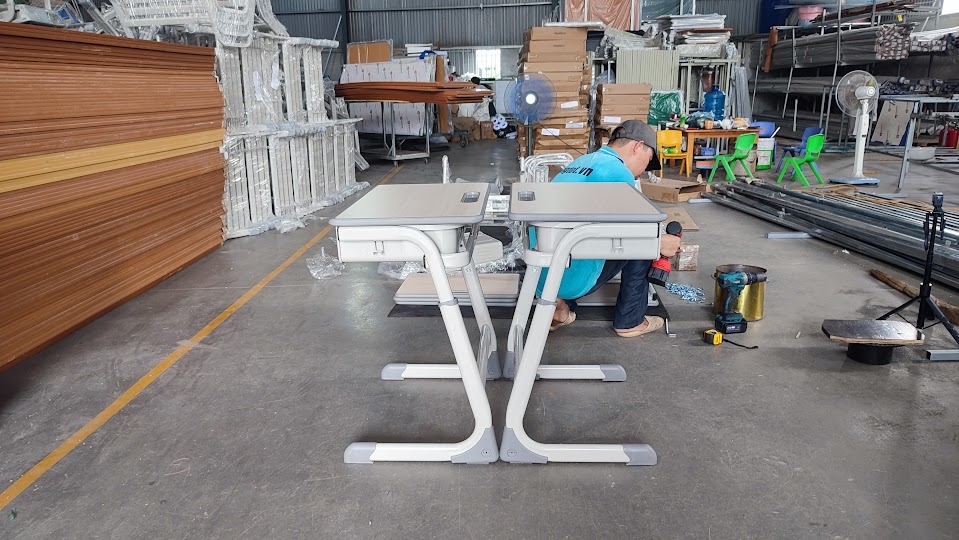Sản xuất bàn ghế trực tiếp tại xưởng
