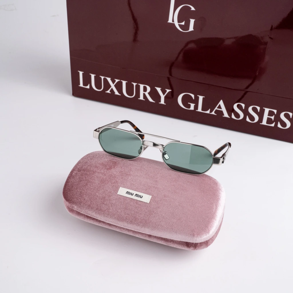 MIU MIU 0MU B52S