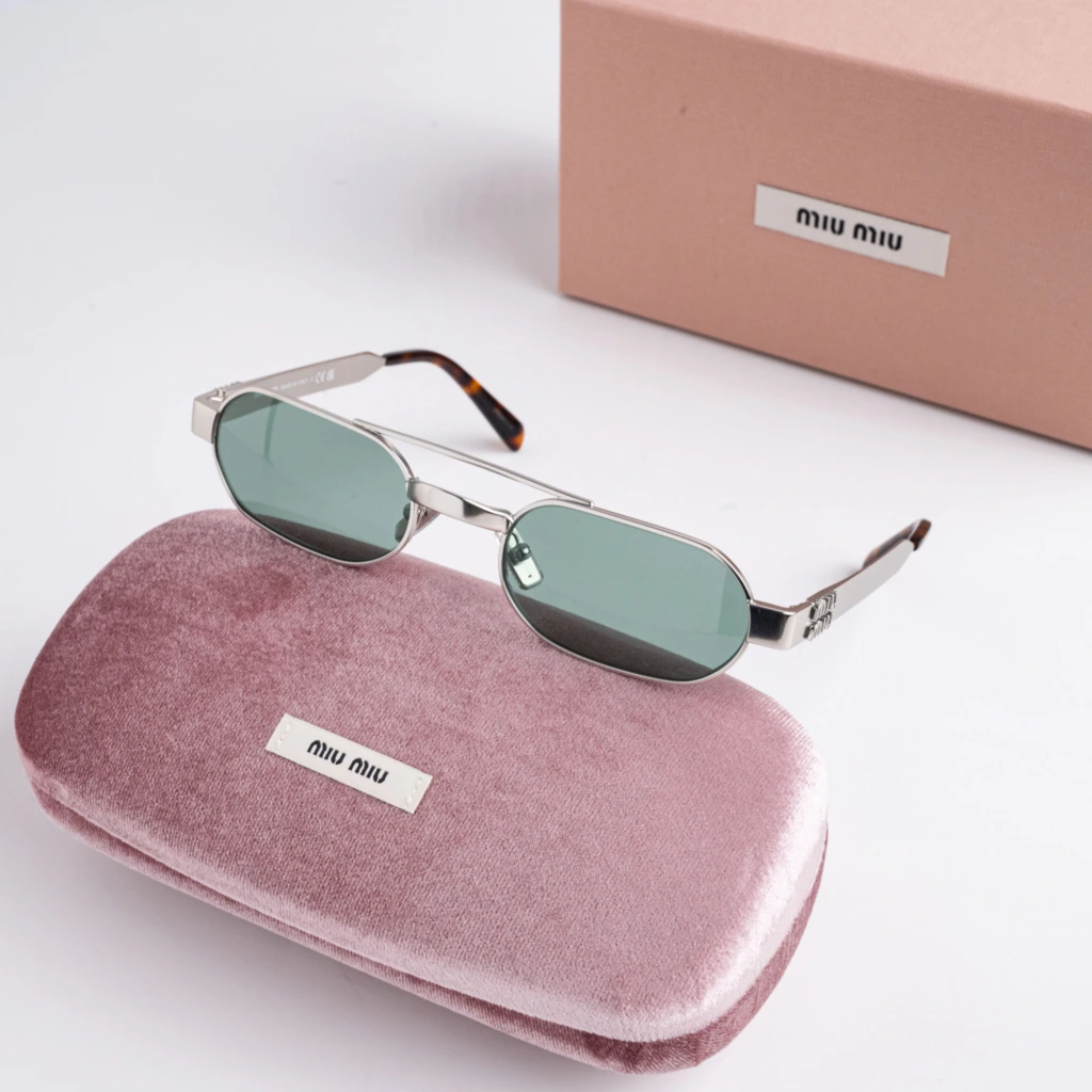 MIU MIU 0MU B52S