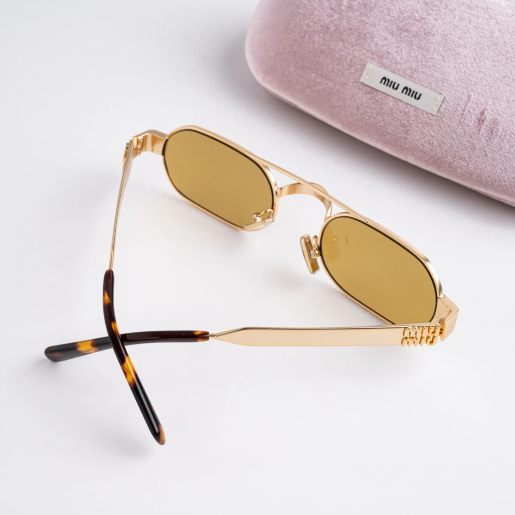 MIU MIU 0MU B52S