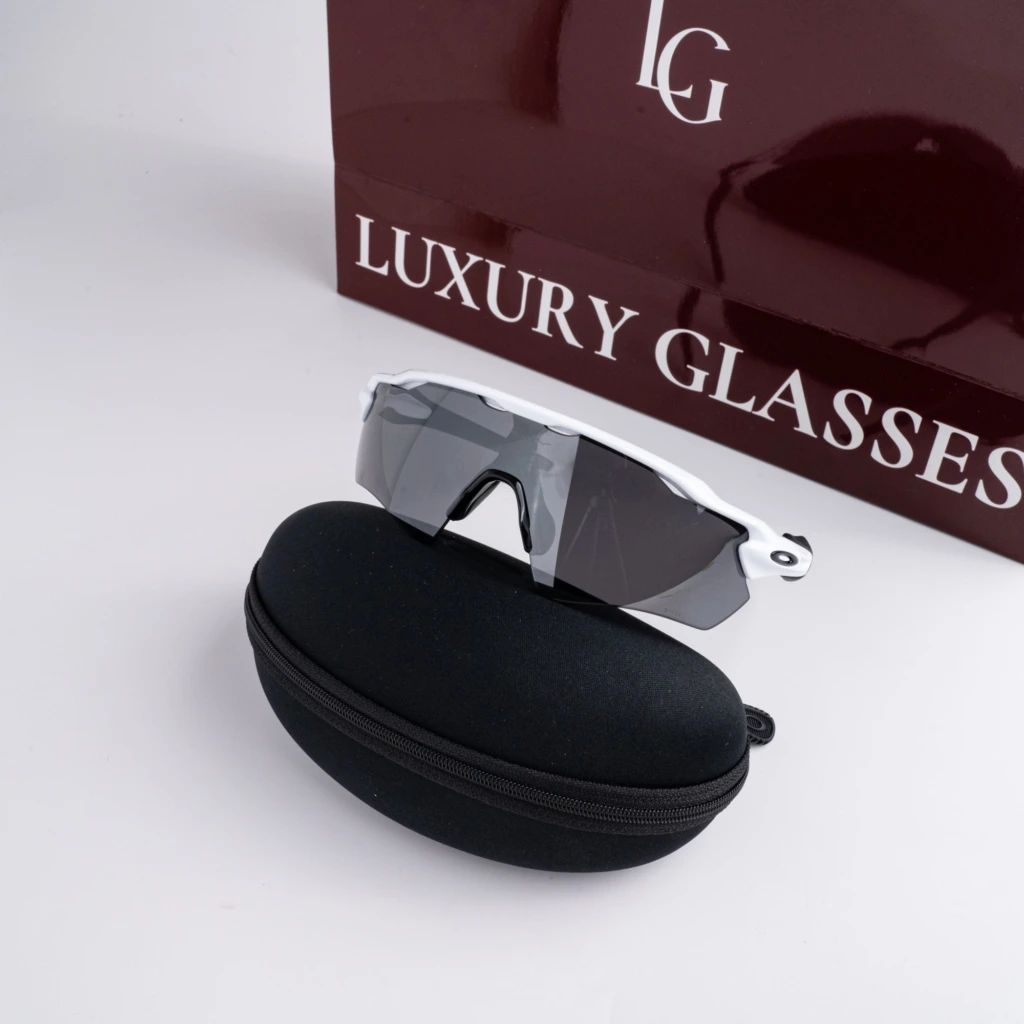OAKLEY 0OO9208