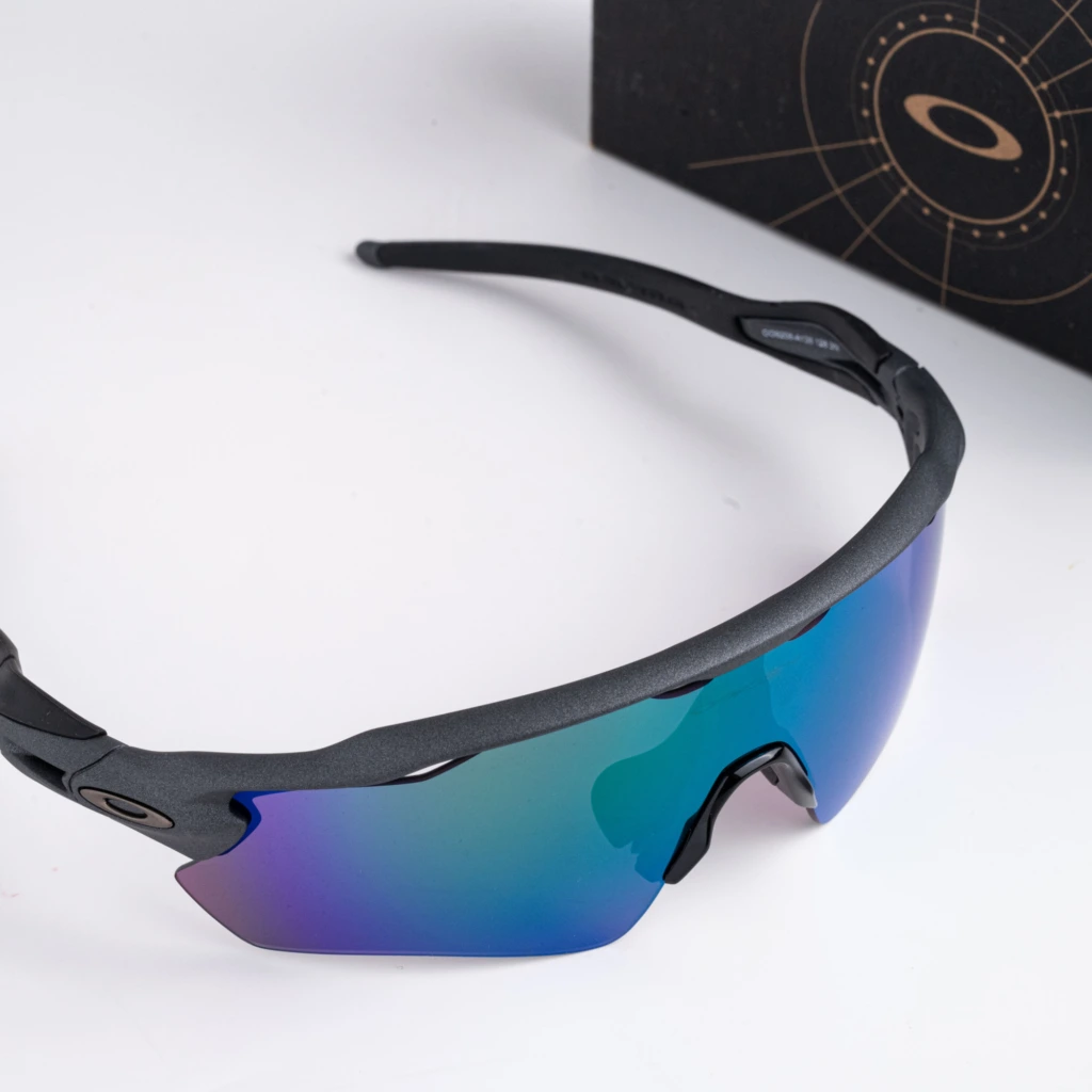 OAKLEY 0OO9208