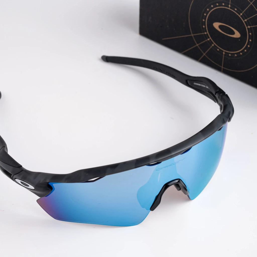 OAKLEY 0OO9208