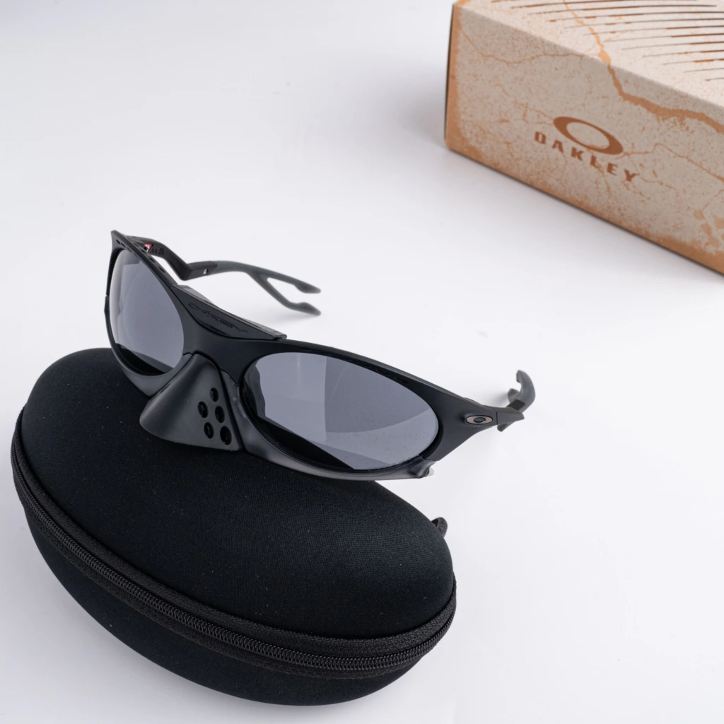 OAKLEY 0OO9437