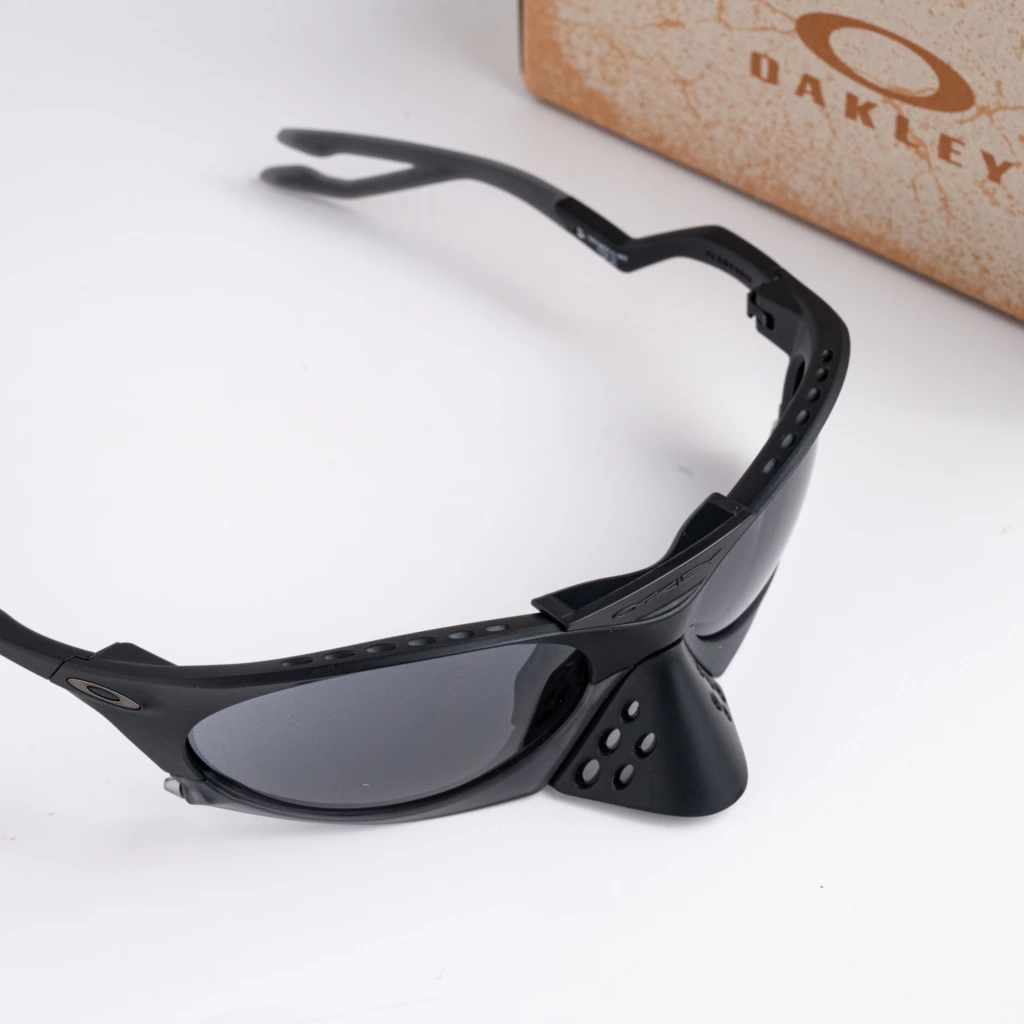 OAKLEY 0OO9437