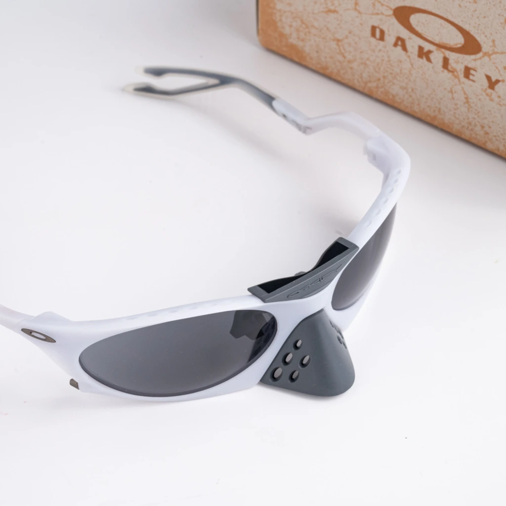 OAKLEY 0OO9437