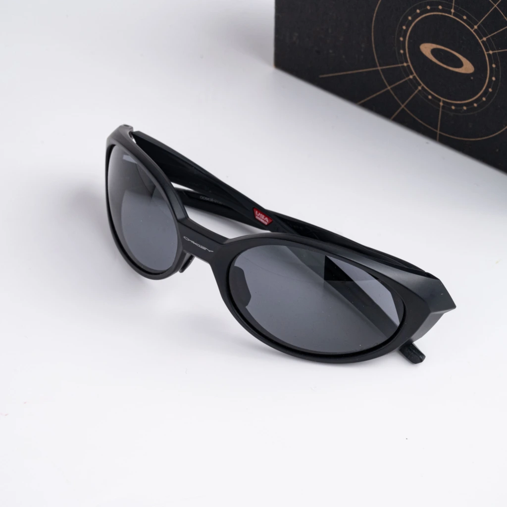 OAKLEY 0OO9438