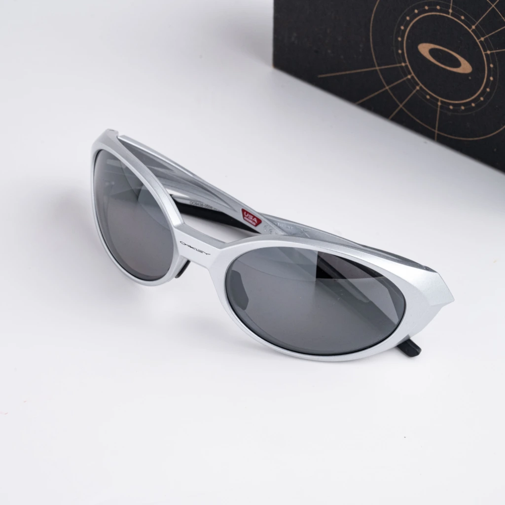 OAKLEY 0OO9438