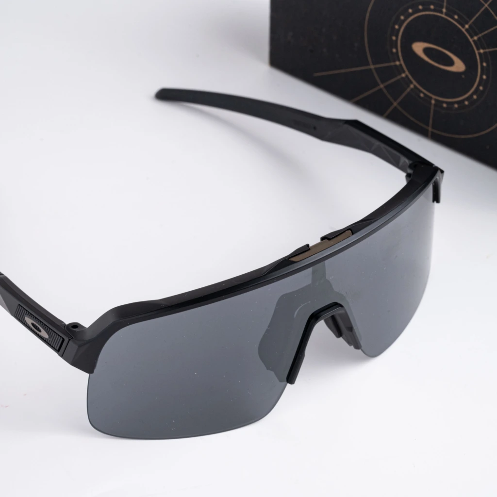 OAKLEY 0OO9463A