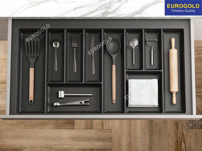 Khay chia thìa nĩa chất liệu nhựa cao cấp vân carbon Eurogold ETC600CB - màu xám - ảnh 2