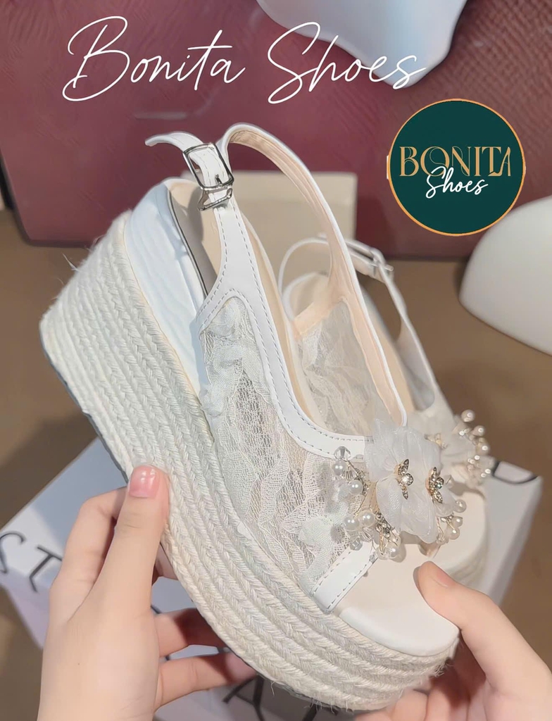 BMC21 HOA Sandal xuồng nữ đế cối Bonita Shoes khoá gài đế cối quai lưới U đính HOA cao 9cm - NS1