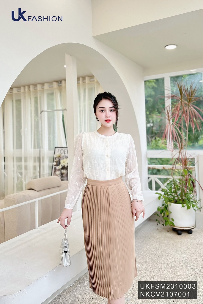 Áo Sơ Mi Tơ Hoa Nẹp Cổ Tròn UK Fashion Tiểu Thư, Nữ Tính UKFSM2310003