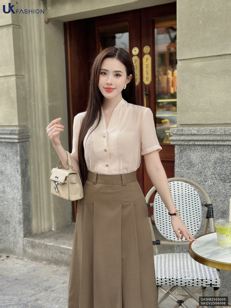 Sơ mi nhún xếp cổ điệu đà, dễ mặc UKSM2503005