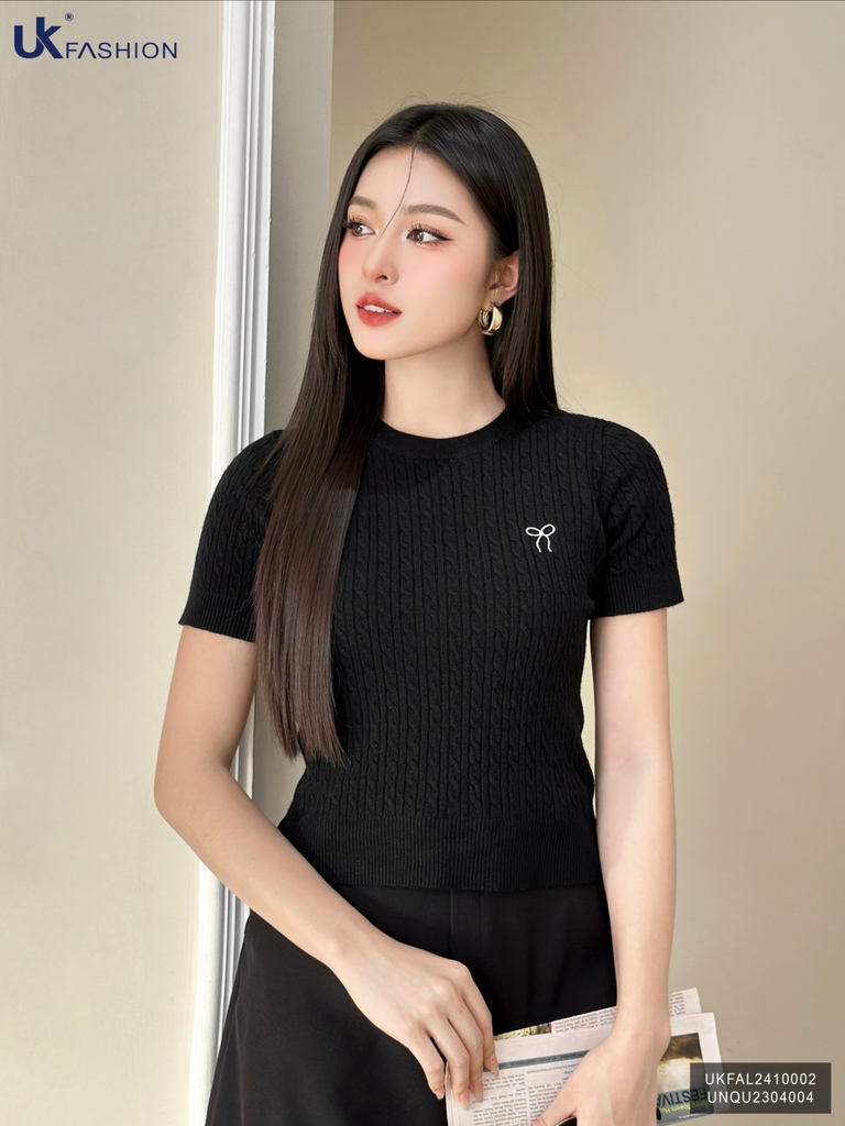 Áo Len Cộc Tay Thêu Nơ UK Fashion Công Sở Nữ Nữ Tính, Thanh Lịch Vải Mềm Mịn UKFAL2410002