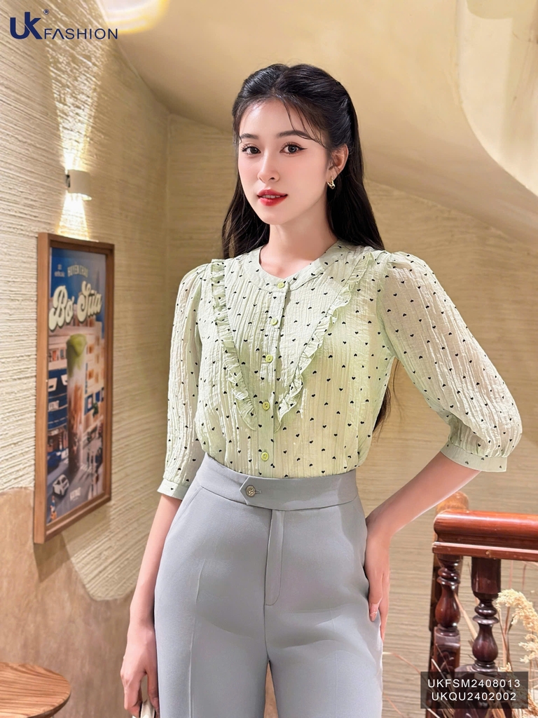 Sơ mi tơ chấm bèo V xinh xắn, điệu đà, nữ tính UKFSM2408013