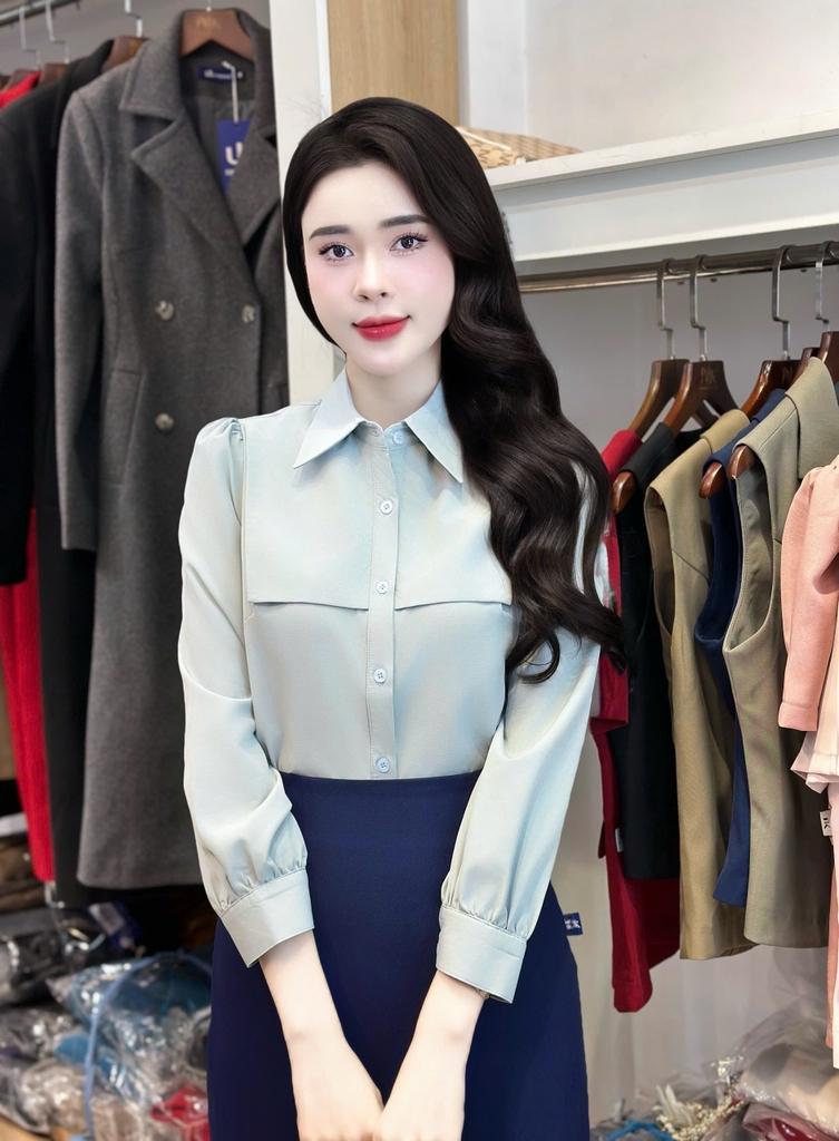 Áo sơ mi cổ đức dài tay đô ngực xinh xắn, kiểu cách UKSM2501013 ( Ko kèm CV/QU/PK )