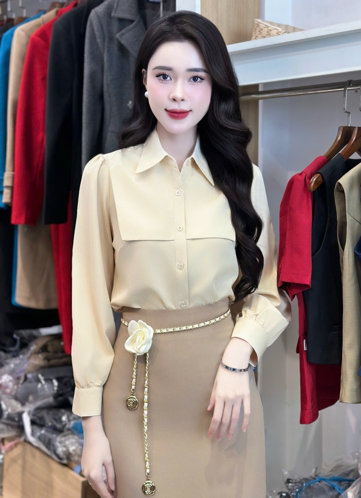 Áo sơ mi cổ đức dài tay đô ngực xinh xắn, kiểu cách UKSM2501013 ( Ko kèm CV/QU/PK )