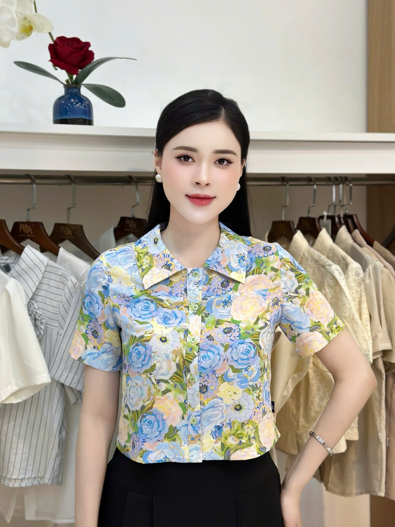 Sơ mi cổ đức hoa croptop trẻ trung, điệu đà UKSM2505010