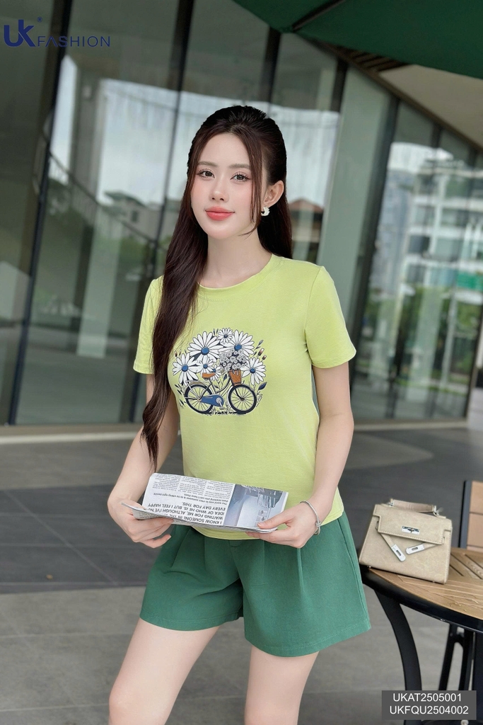 Áo thun cổ tròn in mềm mại, mịn, đứng form UKAT2505001