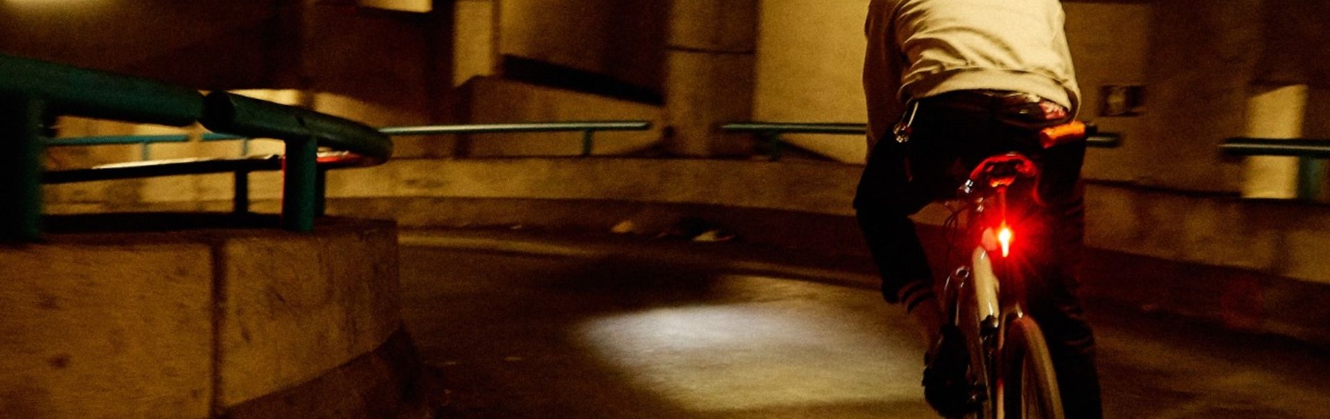 Đèn Hậu Xe Đạp Thể Thao Cao Cấp 100% Chính Hãng - Shadow.vn