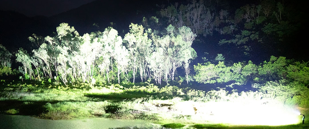 Đèn pin siêu sáng chính hãng giá tốt nhất thị trường