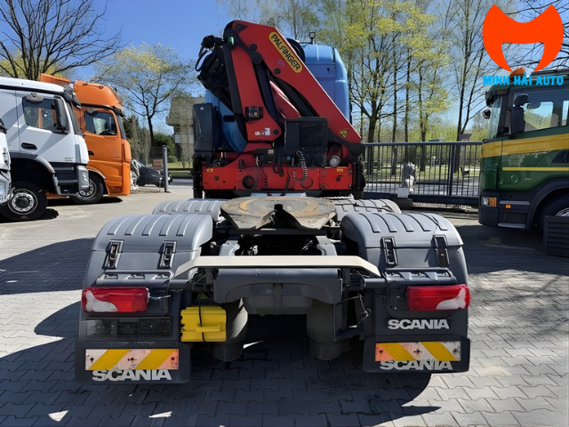 Nội thất cabin giường nằm hiện đại của xe đầu kéo Scania G450 Euro 6