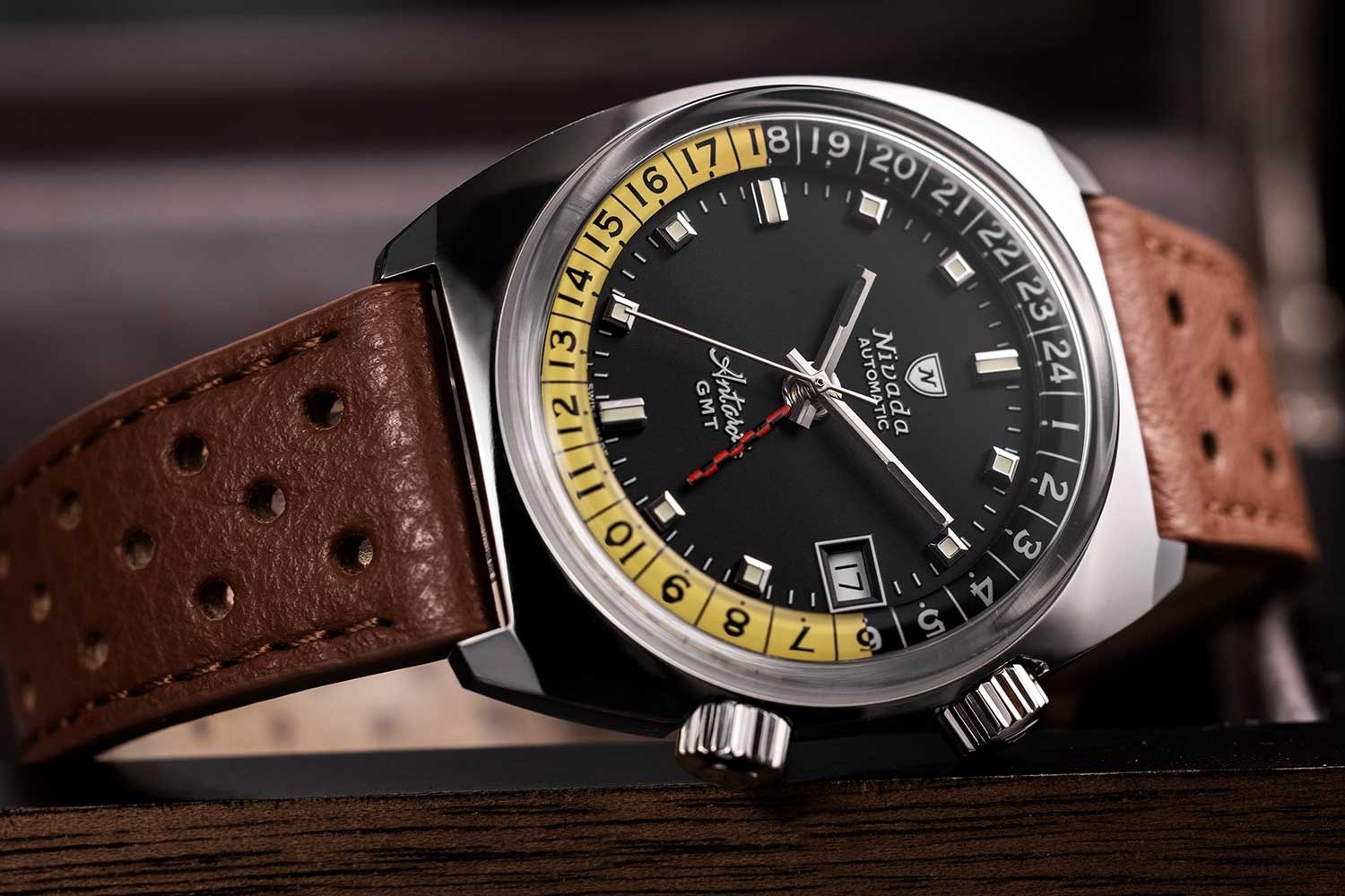 Đồng hồ Antarctic GMT