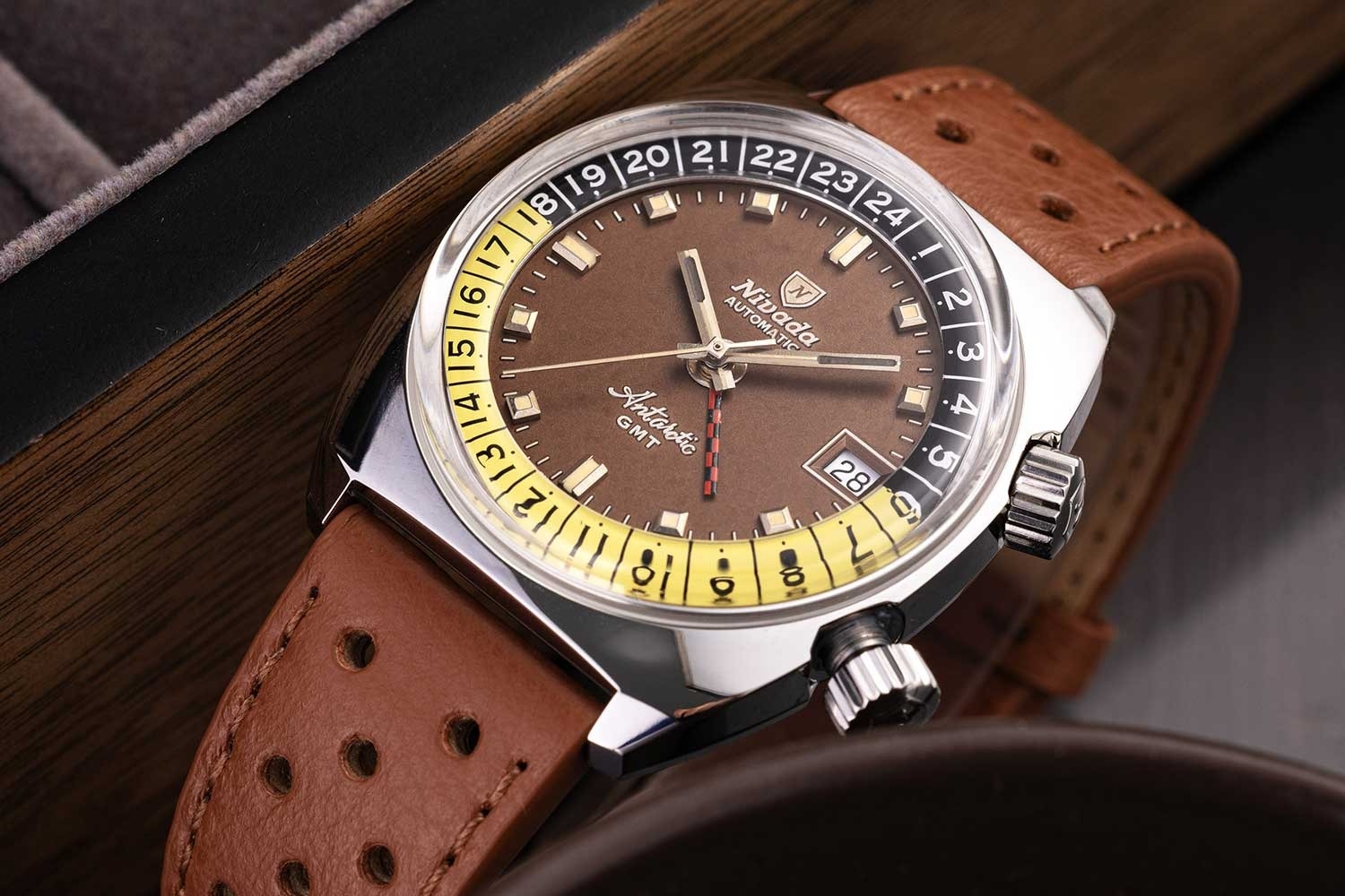 Đồng hồ Antarctic GMT