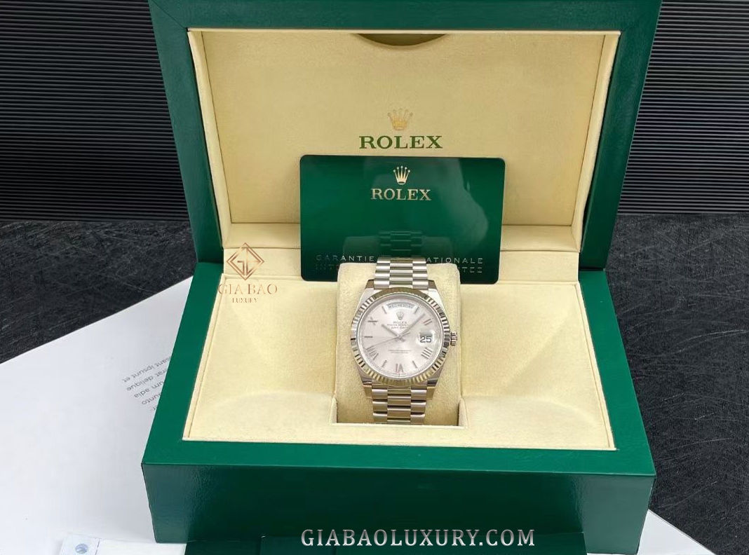 Đồng Hồ Rolex Day-Date 40 228239 Mặt Số Trắng