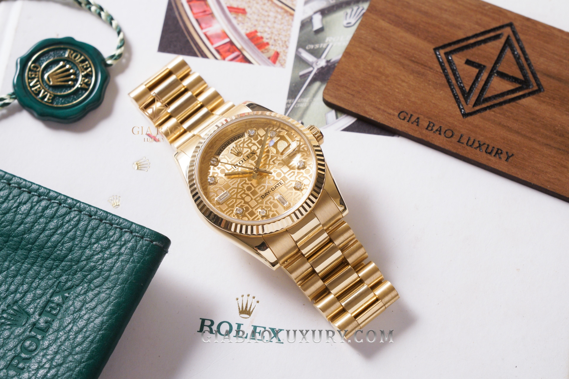 Đồng Hồ Rolex Day Date 36 118238 Mặt Số Vi Tính Vàng Champagne (Like New)