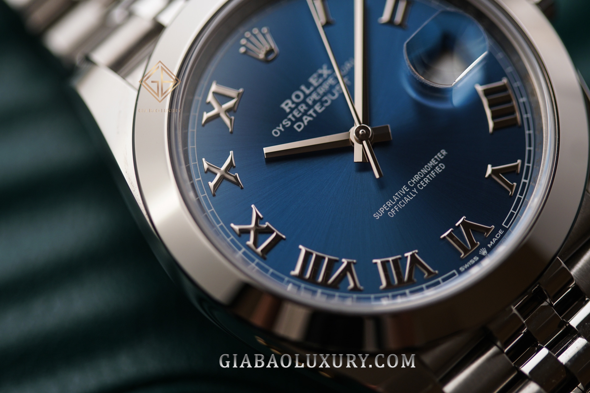 Đồng Hồ Rolex Datejust 41 126300 Mặt Số Xanh Cọc Số La Mã