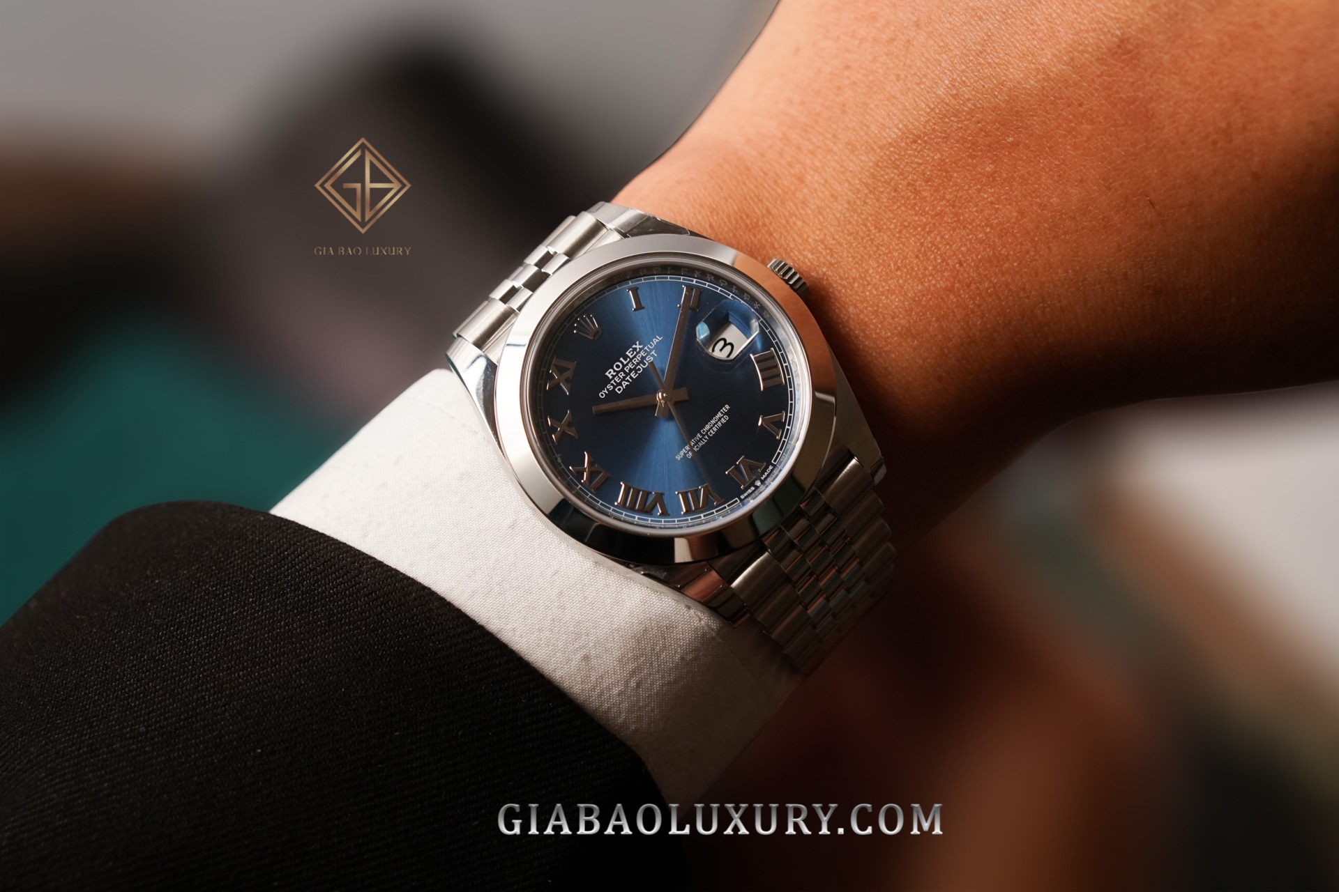 Đồng Hồ Rolex Datejust 41 126300 Mặt Số Xanh Cọc Số La Mã