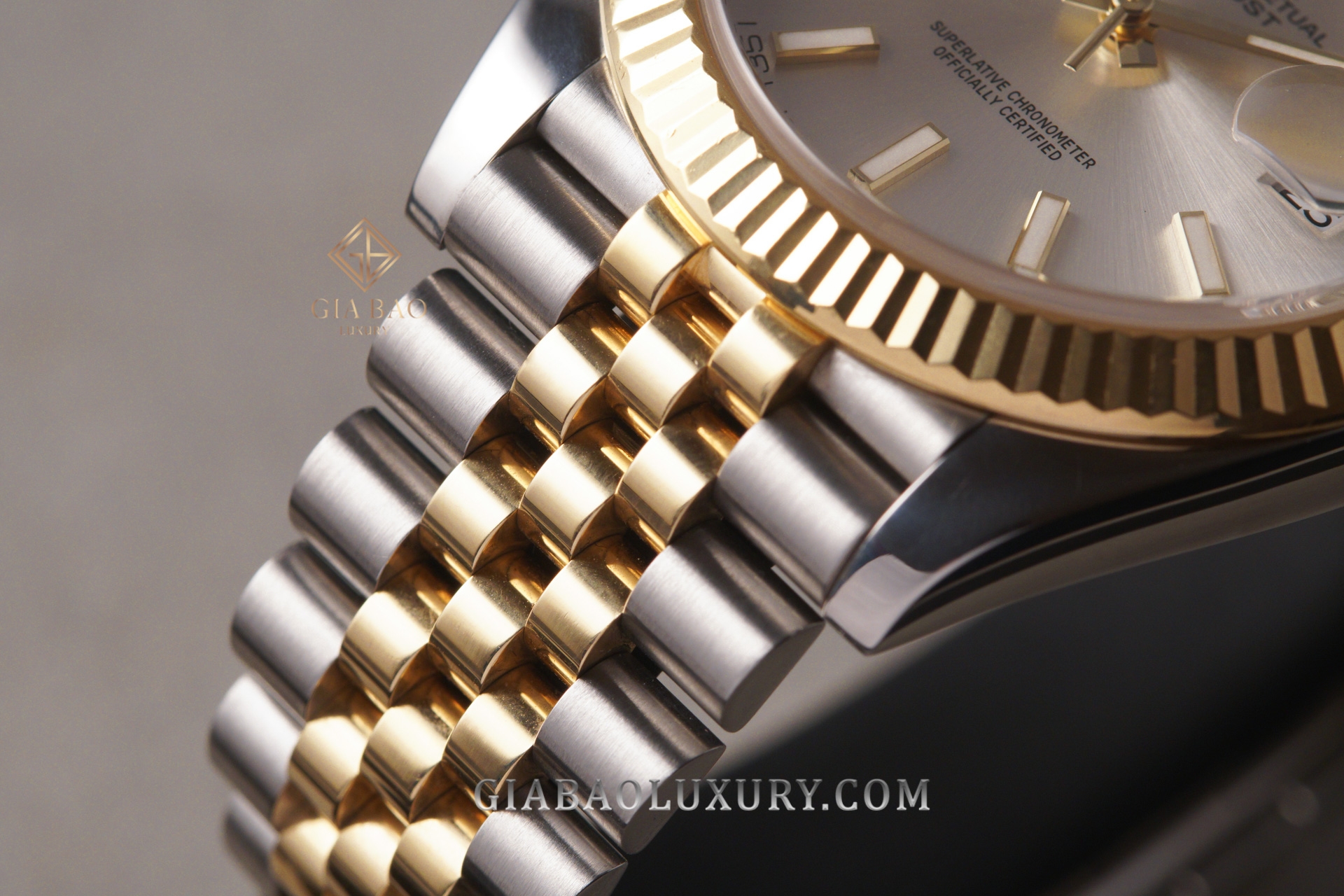 Đồng Hồ Rolex Datejust 41 126333 Mặt Số Bạc