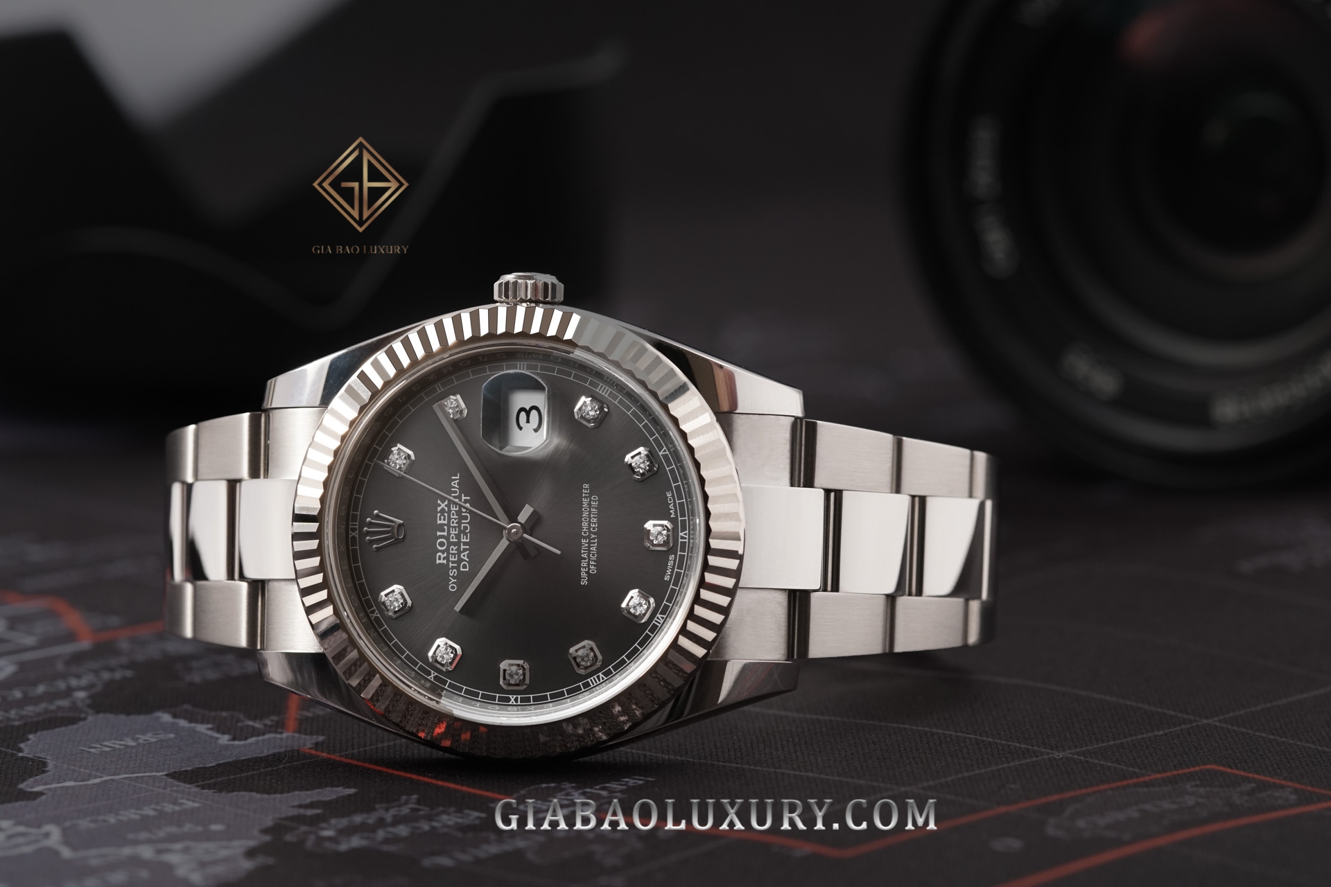 đồng hồ Rolex Datejust 126334 mặt số Rhodium tối, cọc số kim cương dây đeo Oyster