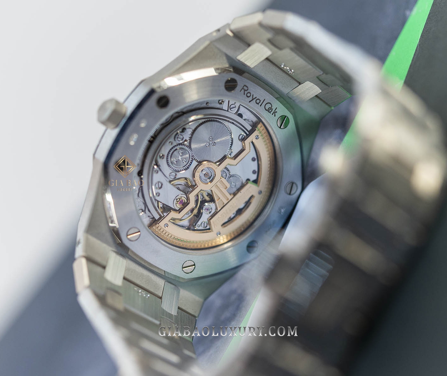 Đồng Hồ Audemars Piguet Royal Oak Jumbo Extra-Thin 15202BC.OO.1240BC.01