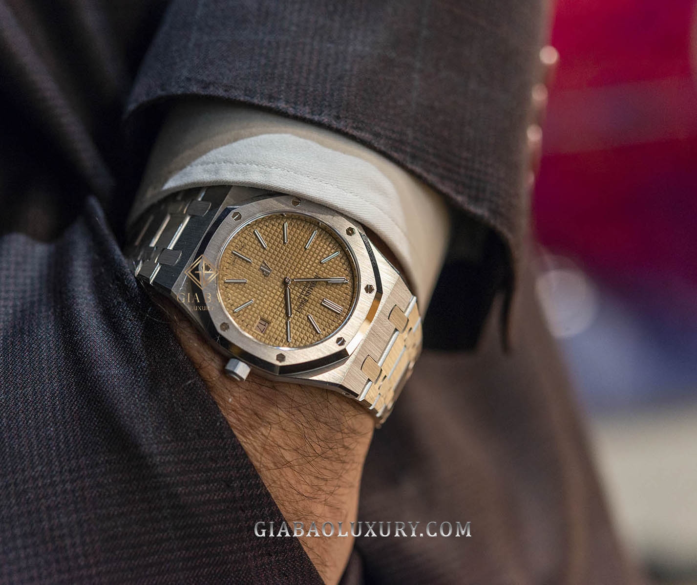 Đồng Hồ Audemars Piguet Royal Oak Jumbo Extra-Thin 15202BC.OO.1240BC.01