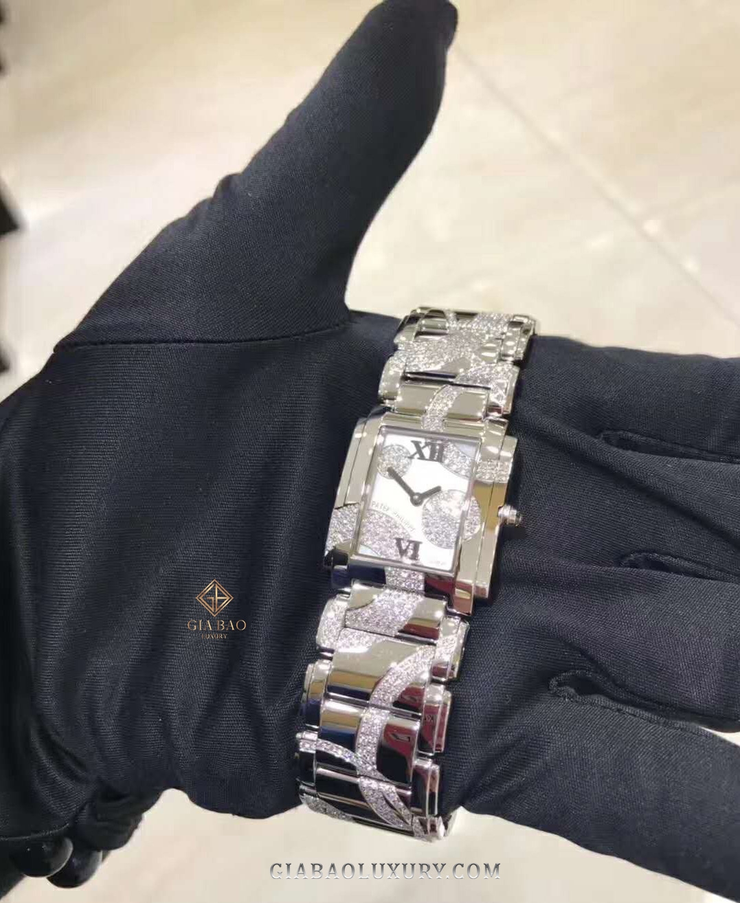 Đồng Hồ Patek Philippe Twenty-4 4910/49G-001