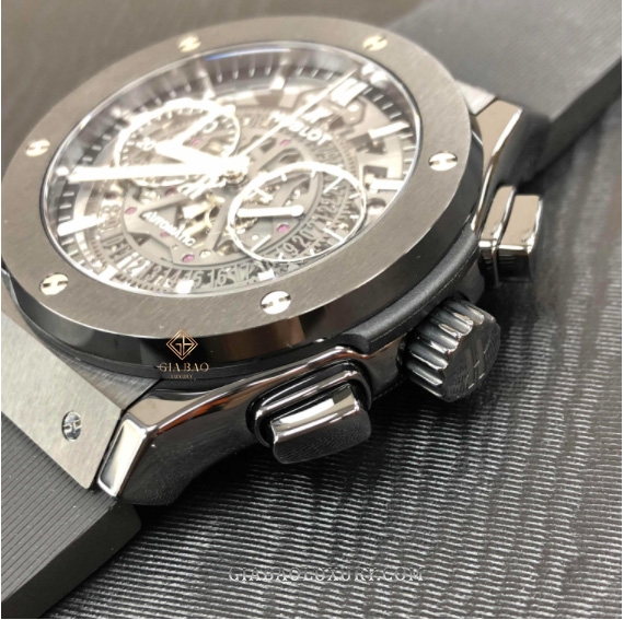 Đồng Hồ Hublot Classic Fusion Aerofusion 528.CM.0170.CM