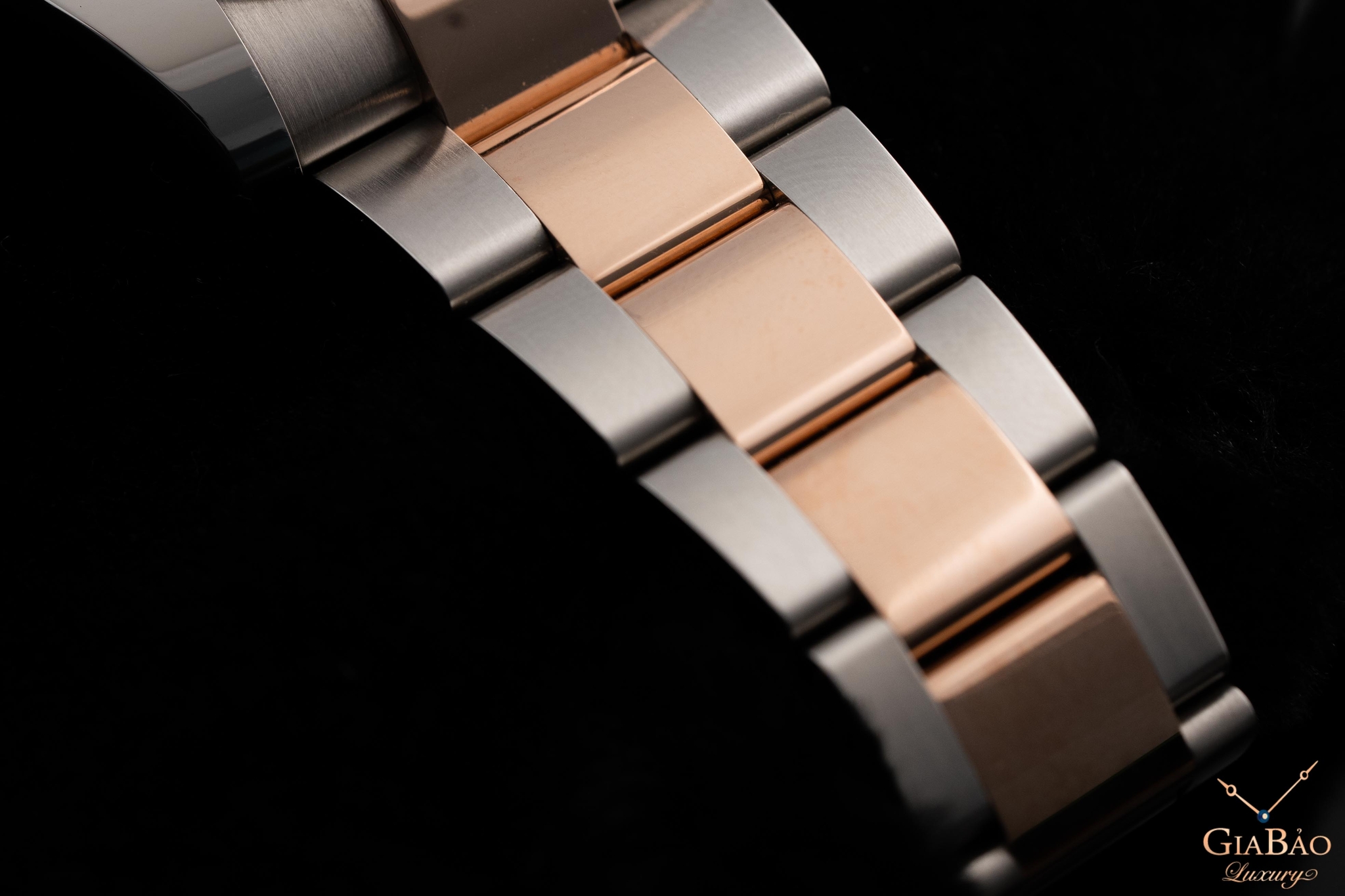 Rolex Datejust 126331 Mặt số hồng cam san hô chải tia