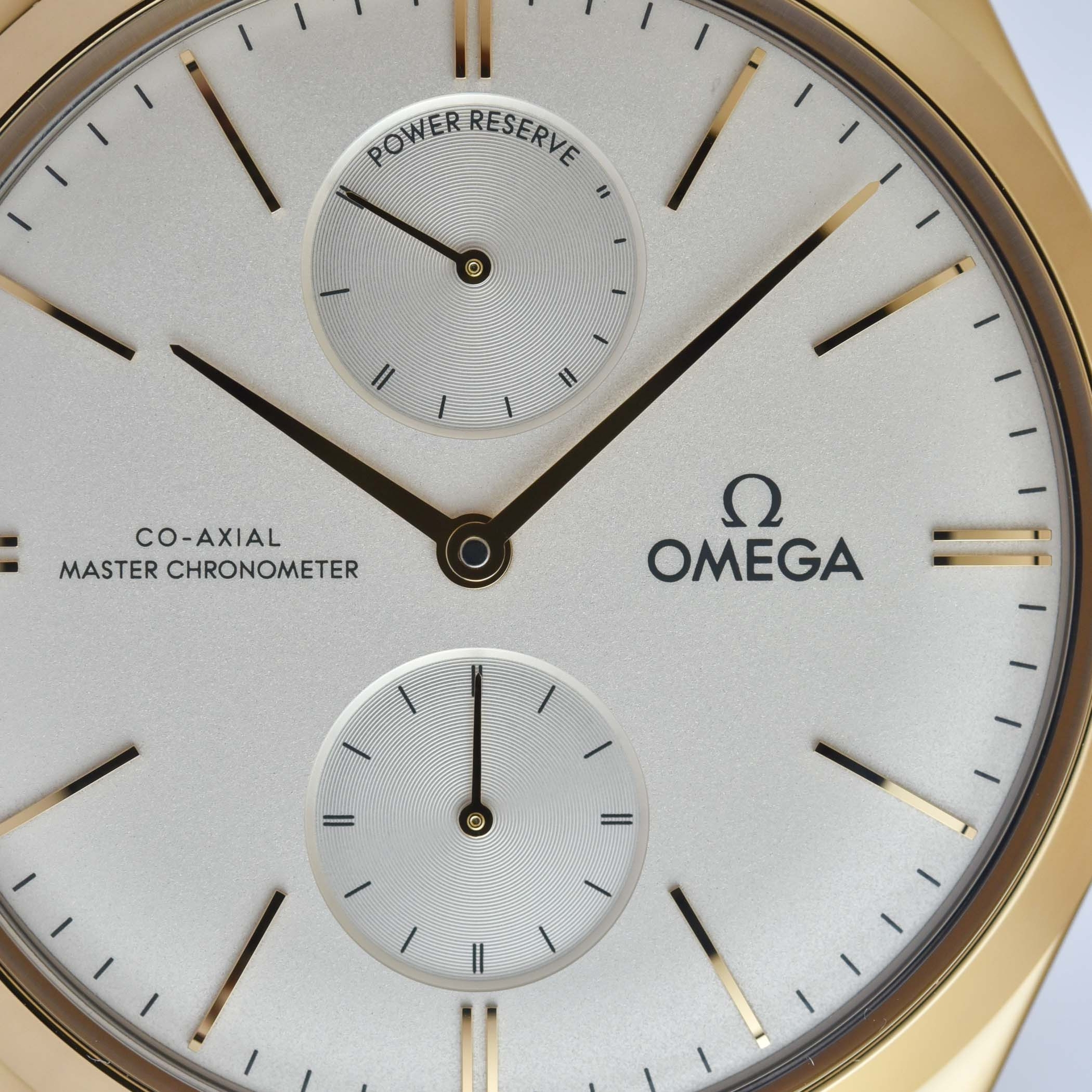 Đồng hồ Omega De Ville Trésor Power Reserve