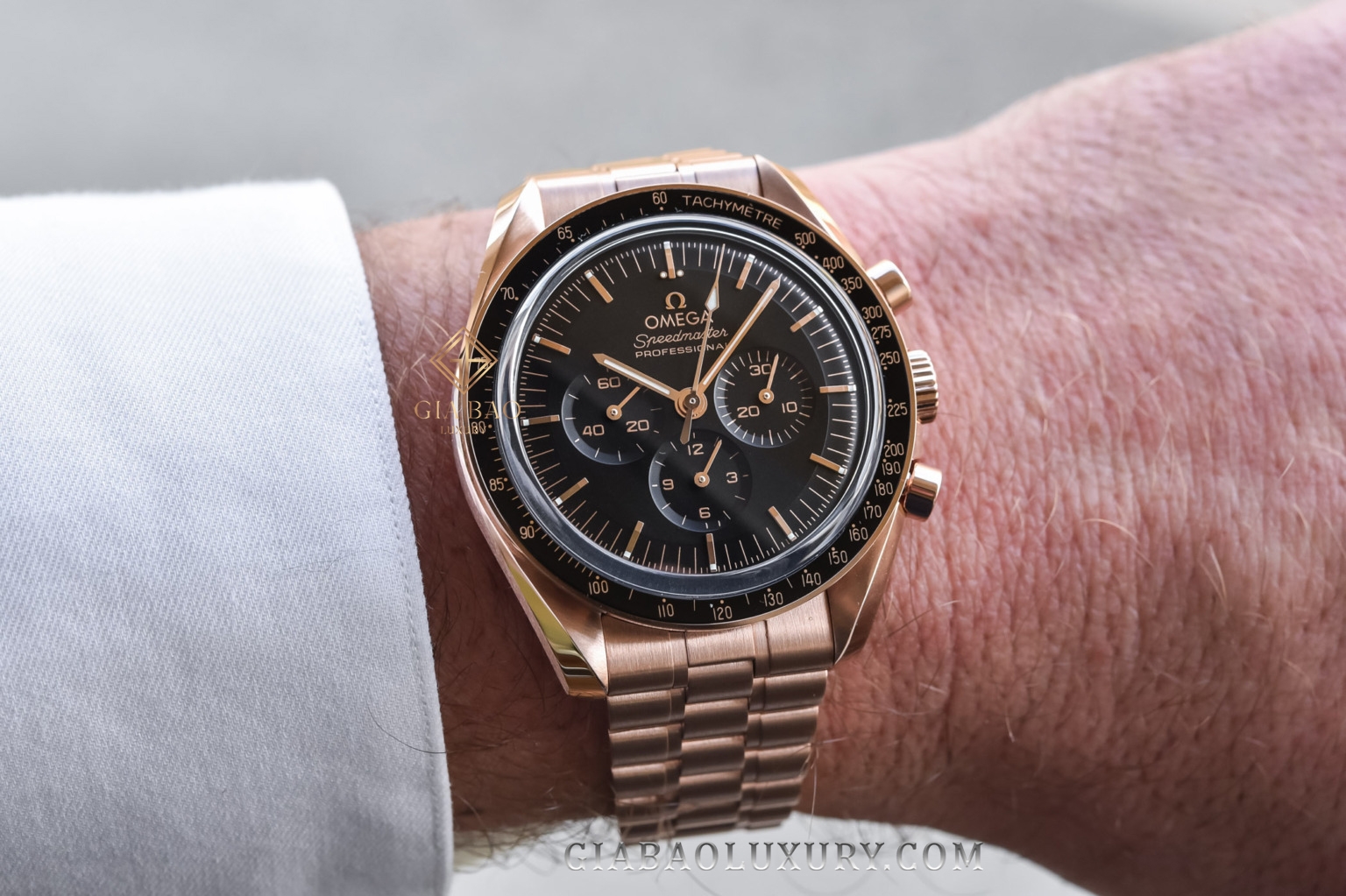 Đồng Hồ Omega Speedmaster Moonwatch 310.60.42.50.01.001