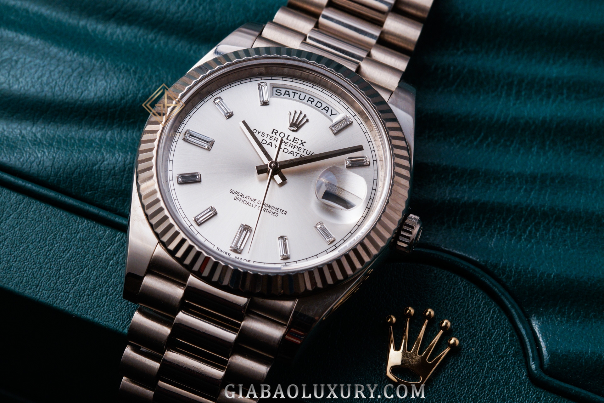 đồng hồ Rolex Day-Date mang mã hiệu 228239