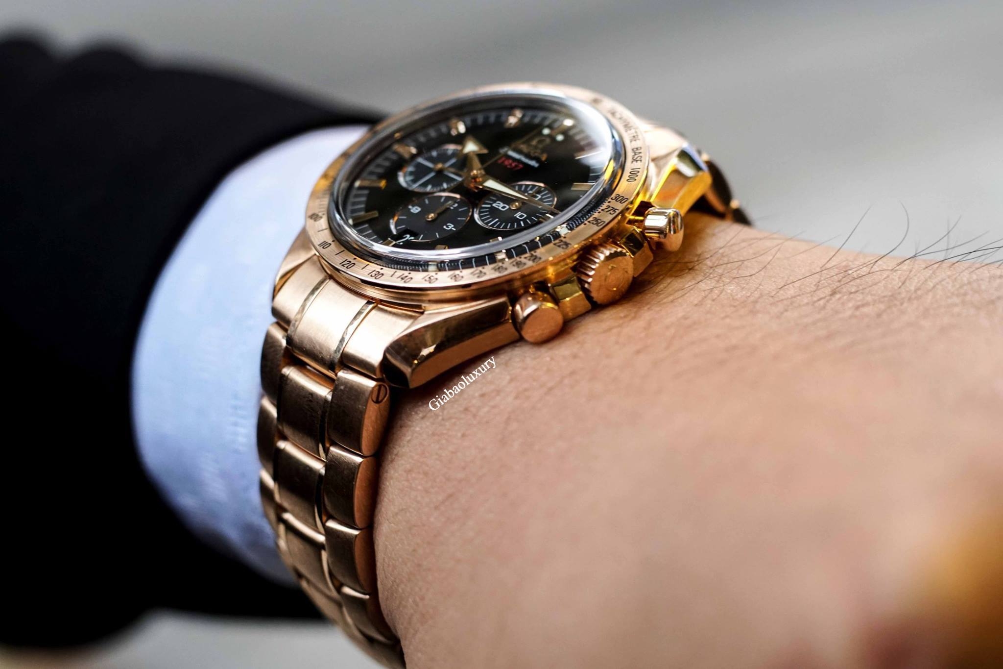 Đồng Hồ Omega Speedmaster Broad Arrow 1957