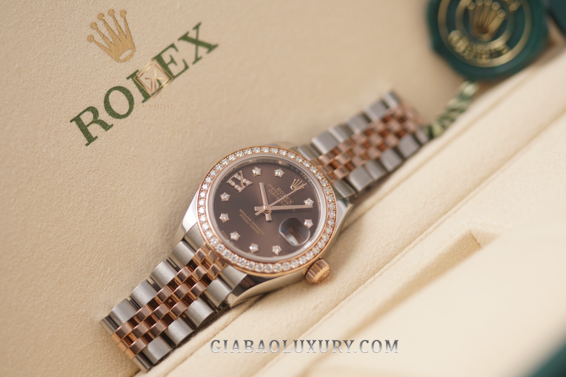 Đồng Hồ Rolex Lady-Datejust 279381RBR Mặt Số Chocolate Cọc Số Sao Nạm Kim Cương