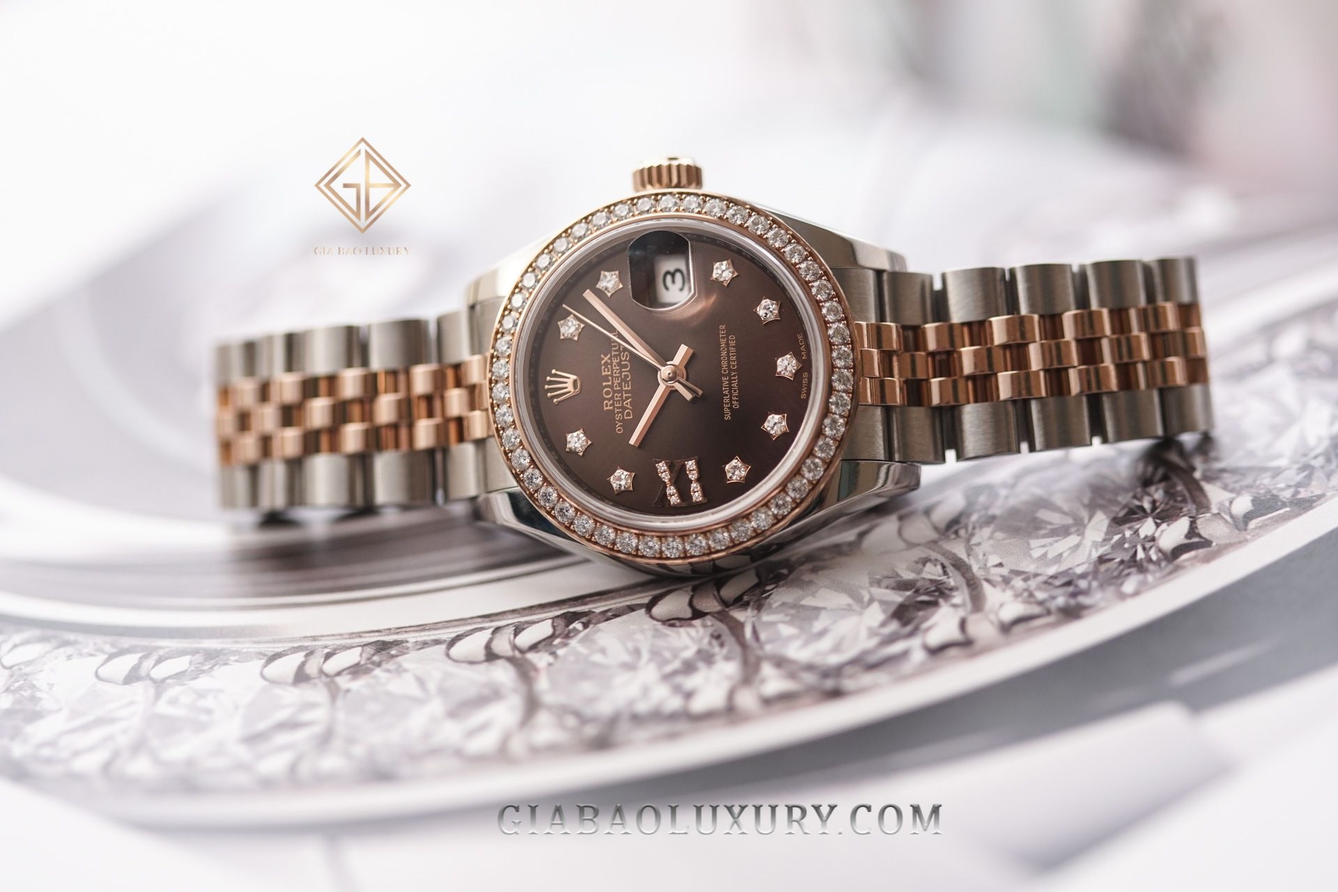 Đồng Hồ Rolex Lady-Datejust 279381RBR Mặt Số Chocolate Cọc Số Sao Nạm Kim Cương