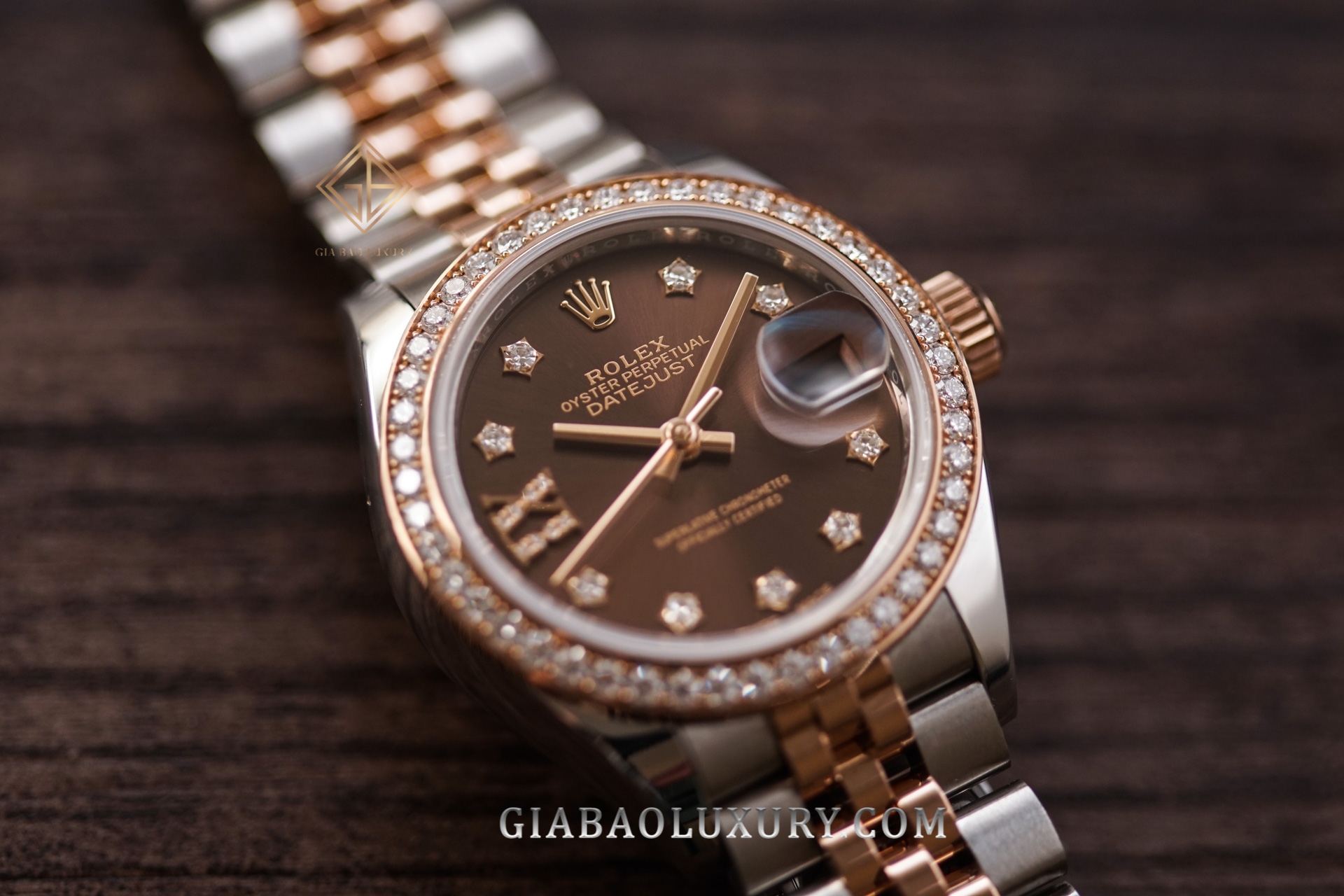 Đồng Hồ Rolex Lady-Datejust 279381RBR Mặt Số Chocolate Cọc Số Sao Nạm Kim Cương