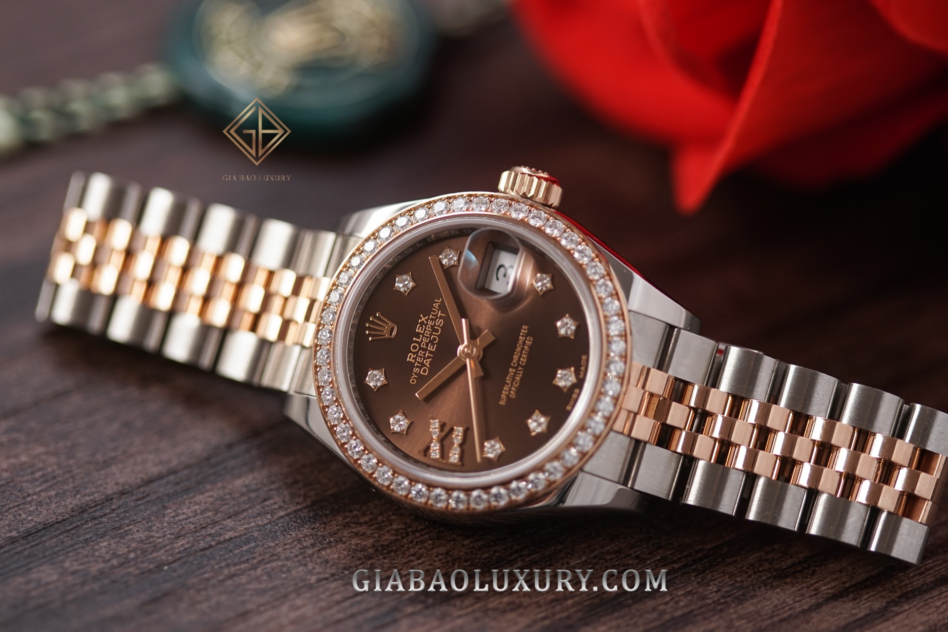 Đồng Hồ Rolex Lady-Datejust 279381RBR Mặt Số Chocolate Cọc Số Sao Nạm Kim Cương