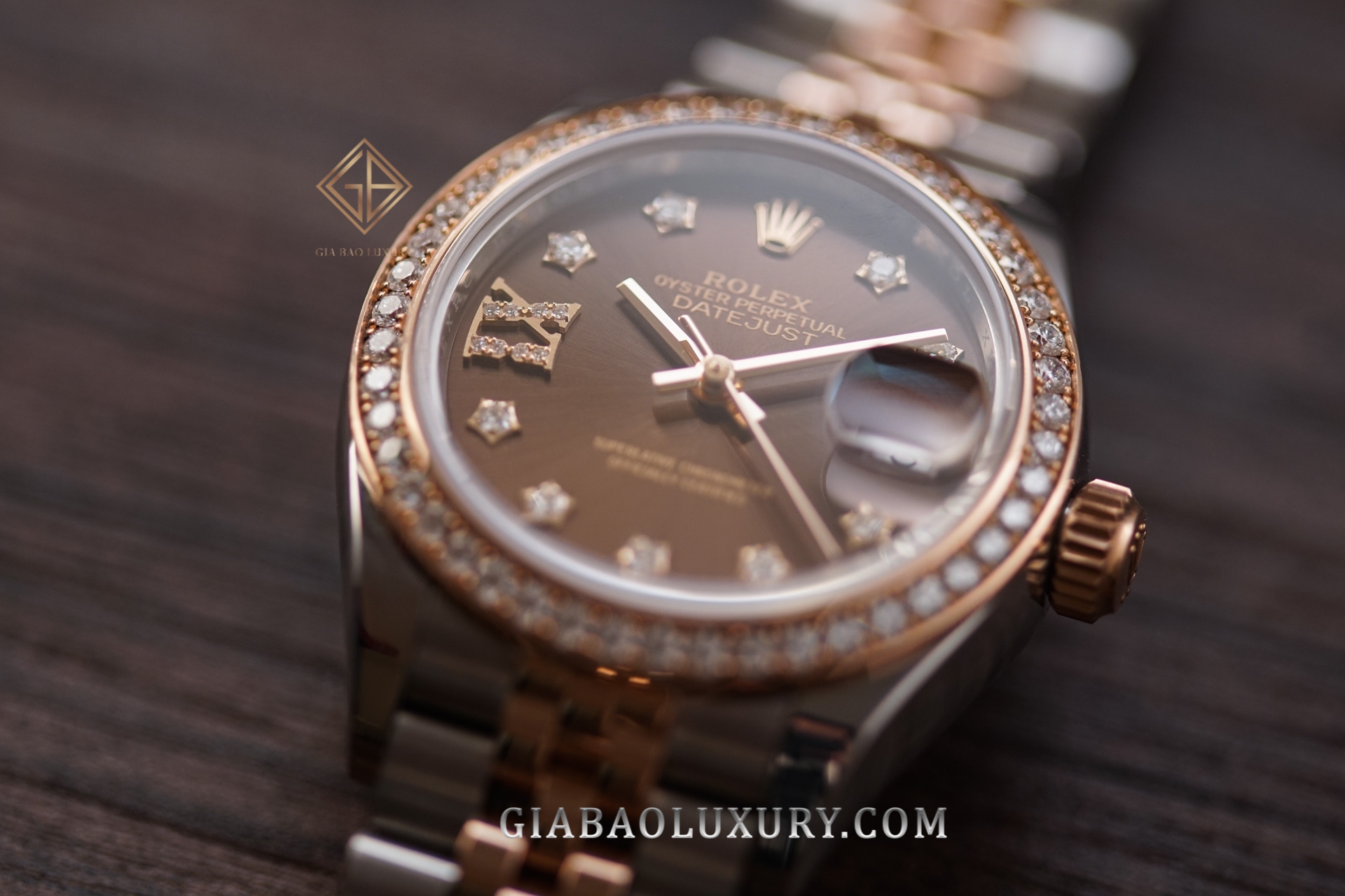 Đồng Hồ Rolex Lady-Datejust 279381RBR Mặt Số Chocolate Cọc Số Sao Nạm Kim Cương