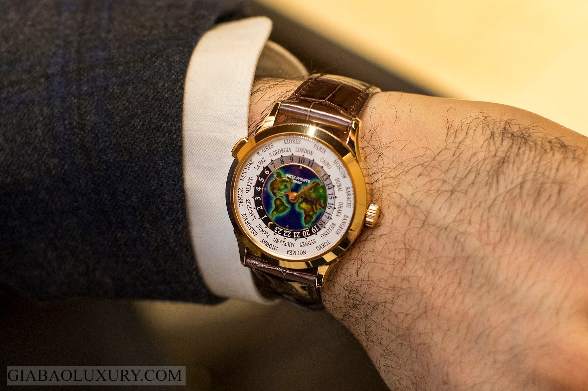 Giới thiệu đồng hồ Patek Philippe World Time 5231J